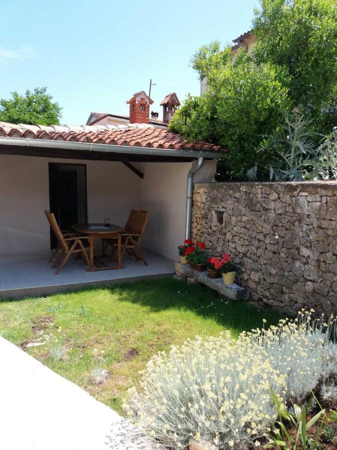 House Mergi Pomer Luaran gambar